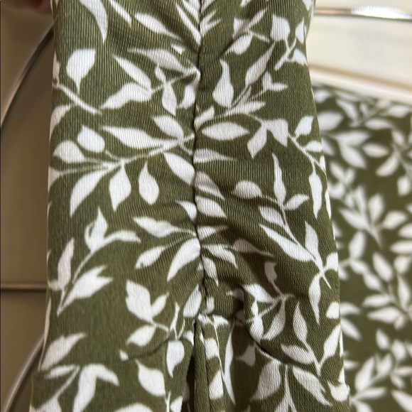 White and Green Maxi Slip Skirt for Resort Wear - Picture 7 of 8